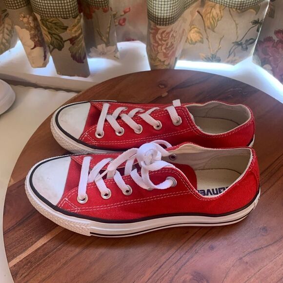Converse sneakers for ladies - Picture 2 of 7